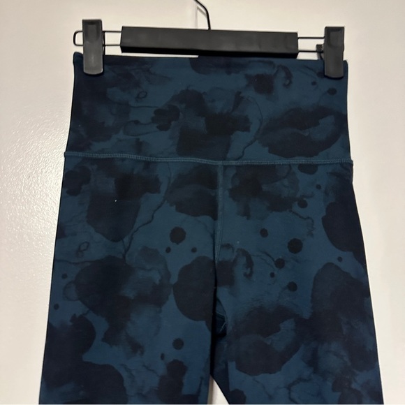 Vuori Studio Printed Leggings High Rise Waterdrop Blue camo Size XS - Picture 4 of 8